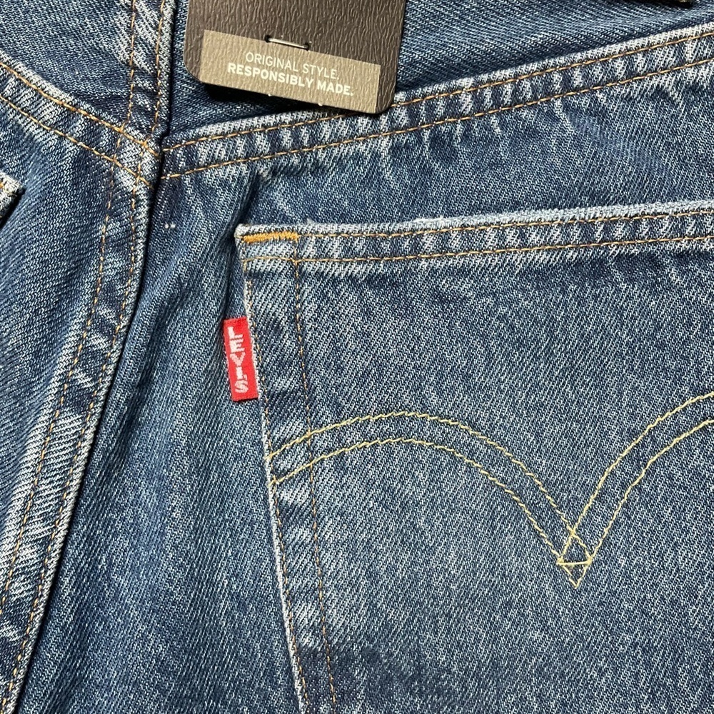 Levi’s Premium Denim Blue Distressed Women's Shorts - Picture 7 of 7